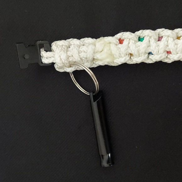 Survival Bracelet and Whistle (NEW) - Picture 4 of 9